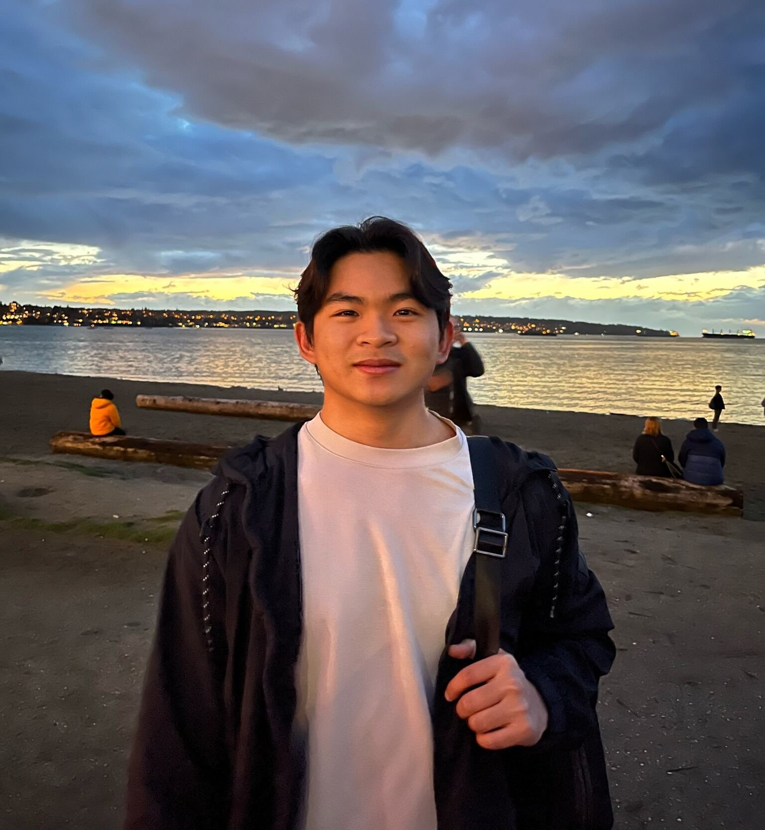 Leon Ong Headshot